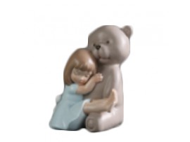 Ри-49/301 Статуэтка Маленькая девочка обнимает медведя 16.5*14.5*19.5 HYX19217CB