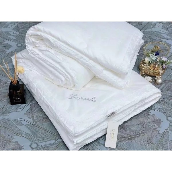 КПГ-24/Б Свадебное одеяло LA PERLA  200-230см, Наполнитель 50% шелк +50% бамбук, ткань 100% люкс сатин