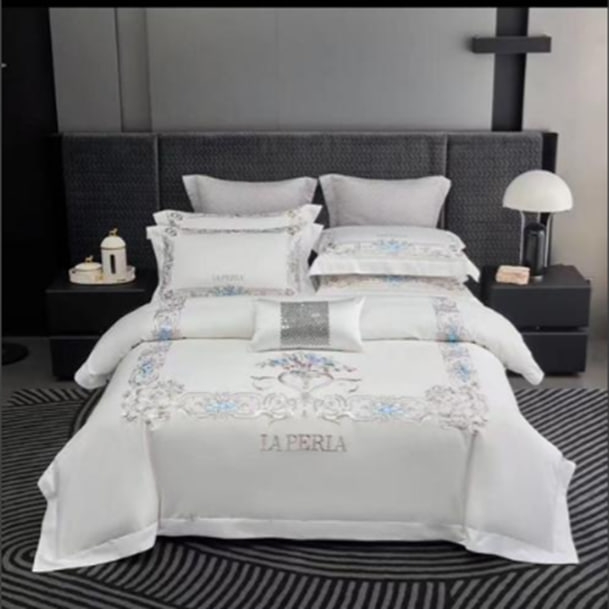 КПГ-535/бел Постельное белье LA PERLA  Евро 200*230/250*250/ 50*70-2 люкс сатин