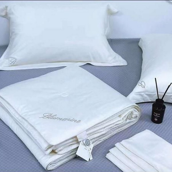 КПГ-432/крем Постельное белье с одеялом Blumarine Евро 200*230-1/250*250-1/50*70-2 кремовый Хлопок (плотность 100)