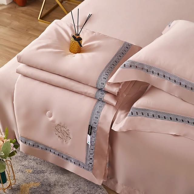 КПГ-131/беж Набор постельного белья Blumarine Одеяло 200*230/ простынь 250*250/ наволочки 50*70-2шт 100% люкс сатин цвет бежевый к-т